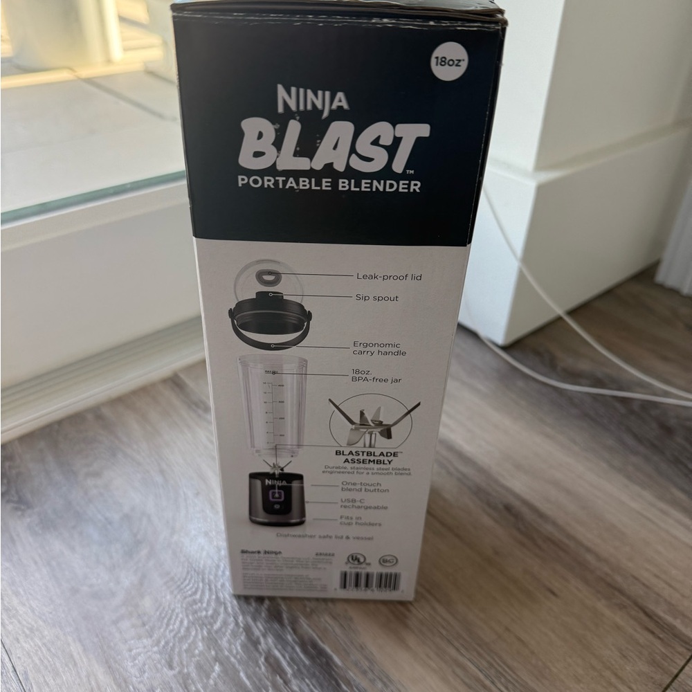 Ninja Blast Portable Blender - Clear and Black Travel Cup - Picture 9 of 10